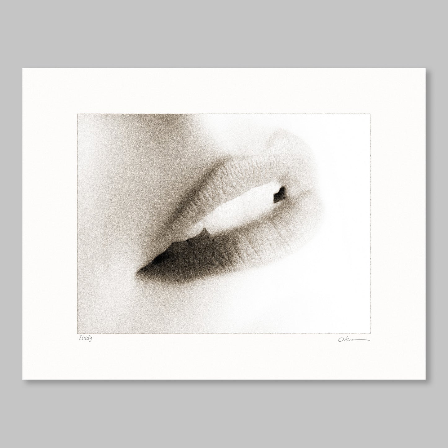 23ST014 - Kiss Me